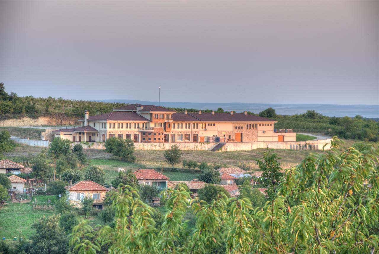 Hotel Chateau Des Bergers Targóvishte Exterior foto